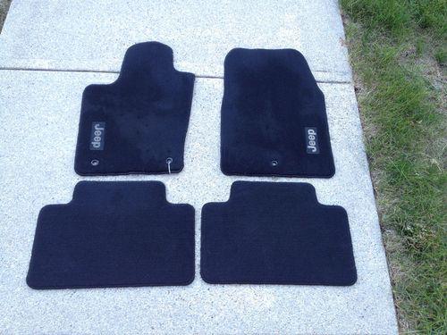 Oem mopar jeep grand cherokee floor mats