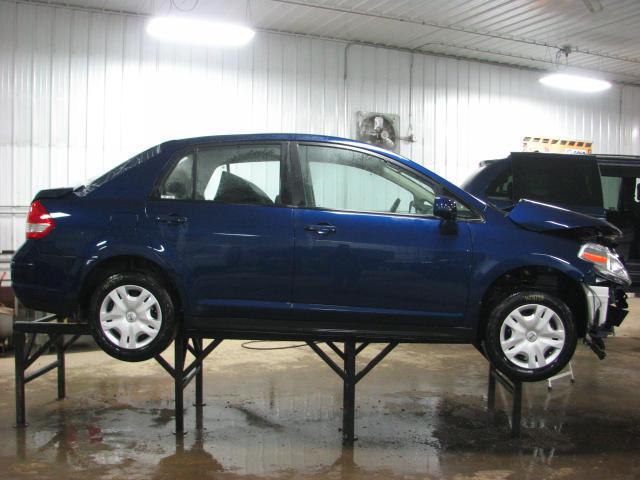 2010 nissan versa 17982 miles rear or back door right