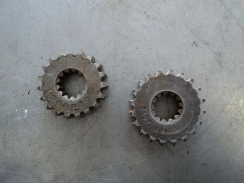 00-02 arctic cat z440 top chaincase gear sprocket 20t 19t 0107-219 409  #248 s