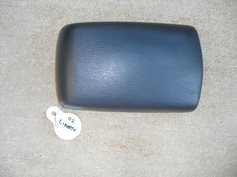 02 03 04 jeep liberty center console lid arm rest