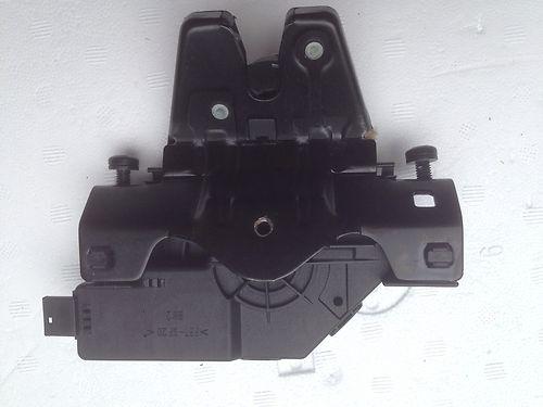 Bmw e46 trunk lock hatch actuator oem 323i 325i 328 330 00 01 02 03 04