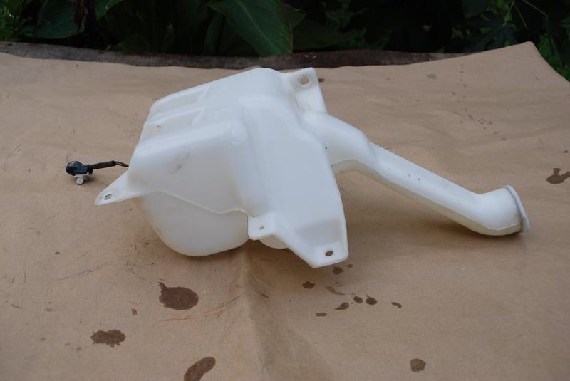 2004 2005 dodge stratus r/t coupe 2 door washer fluid reservoir bottle oem