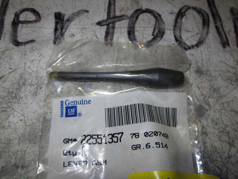 Gm oem part 22551357 steering column tilt lever (shelf a31 bin 3)