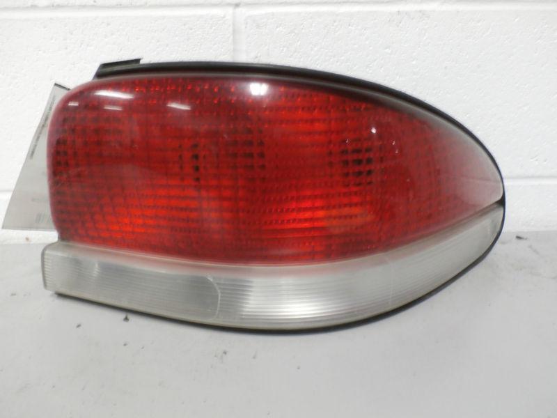 95-00 chrysler cirrus passenger side tail light