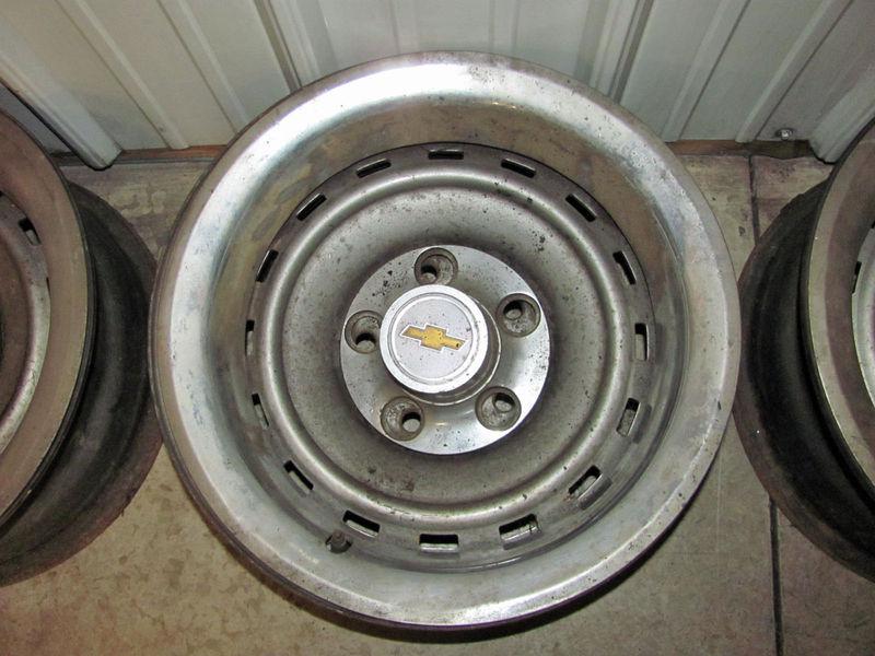 1980's chevrolet pickup truck wheels trim rings and caps? set of 4. 15"x7"?