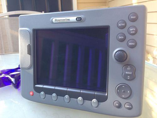 Raymarine e 80 multi function display