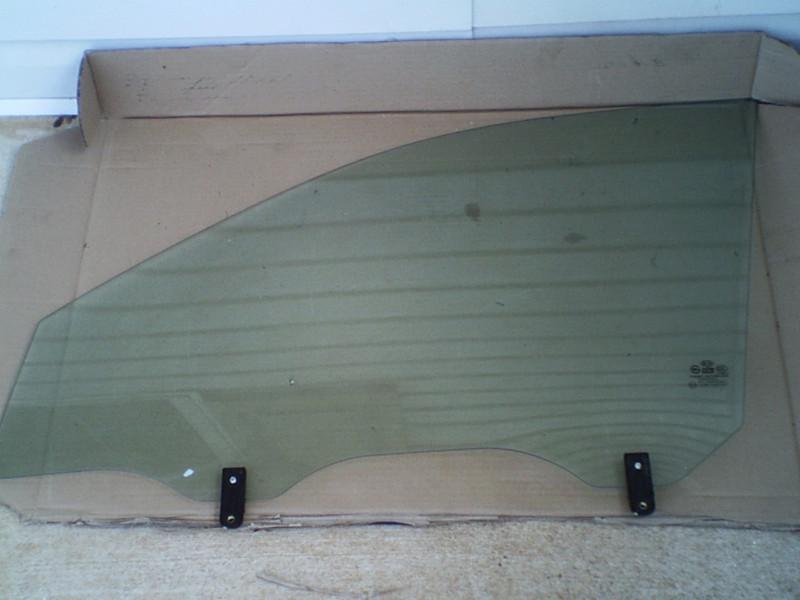 06-07 kia sportage left front door glass oem