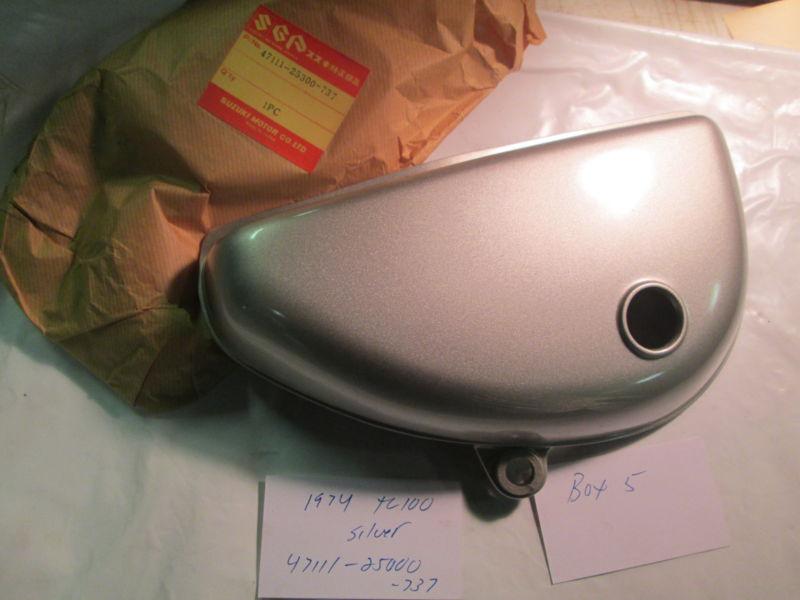 Suzuki tc100 nos oem r/h side cover 1974 p.n. 47111-25300-737