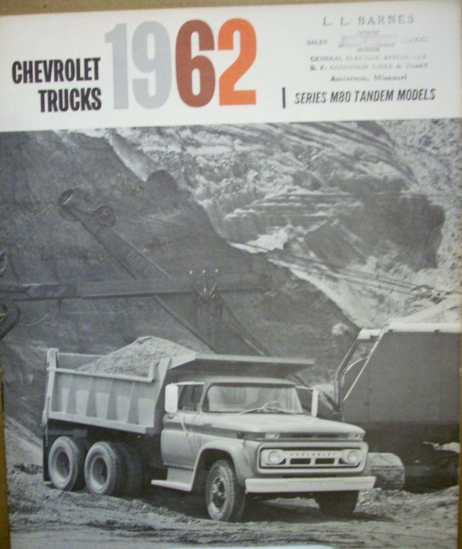 Nos 1962 62 chevy chevrolet truck series m80 tandem dealership sales brochure