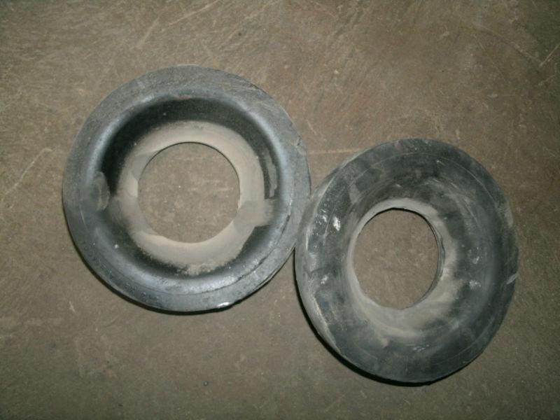 1985-1992 camaro v8 5.0l 305 rear l/h & r/h  side coil spring upper insulator  