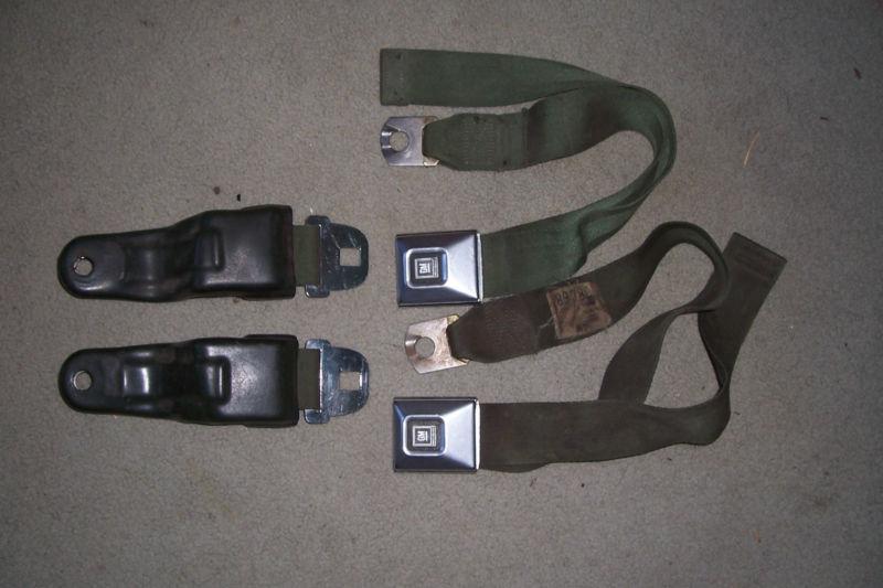 1967-1969 deluxe green front retractor seat belts chevy camaro  firebird