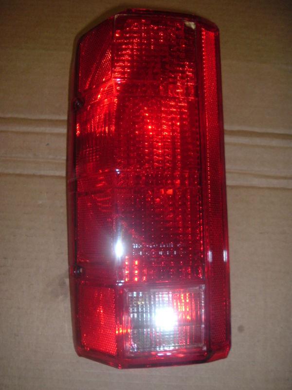 1980-1986 ford pickup and bronco taillight new f100 f150 f250  left