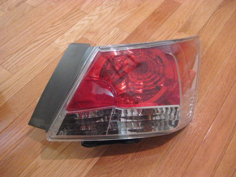 Honda accord 2008/2012 oem right side tail light used