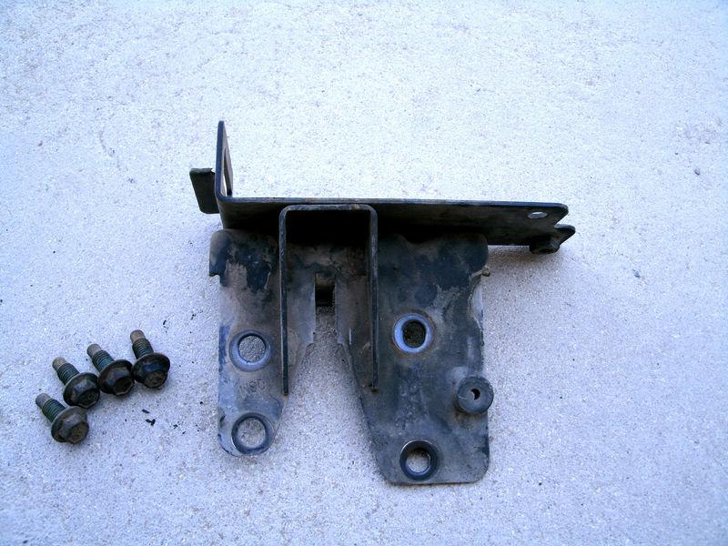 1993-1997 camaro abs anti-lock brake assembly modulator mounting bracket