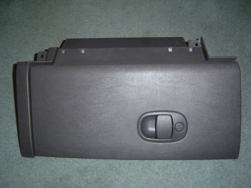 03 saturn ion glove box