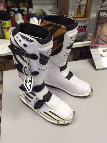 Fly racing maverik f4 motocross boots white/black 363-56711