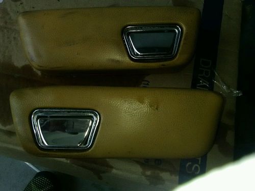 Mopar 1968-70  rear  arm rest