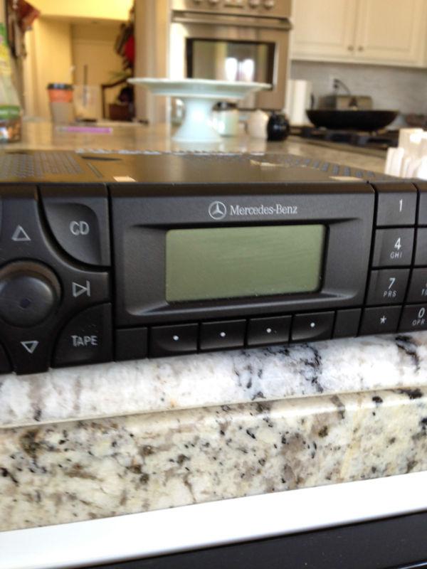 Mercedes benz radio model no. cm2299 fm/am a2088200586