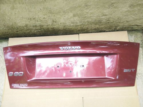 01-09 volvo s60 rear trunk lid license plate panel 2.5t turbo 2.5l oem