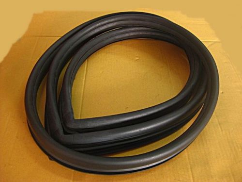 T/t corolla ke25 rear windshield weatherstrip rubber seal  (si)