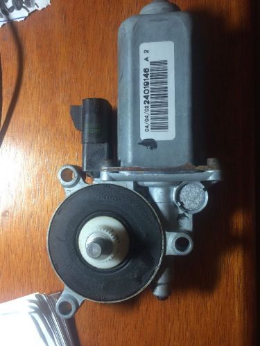 Gm genuine left front/rear power window motor 2000-2005.....look