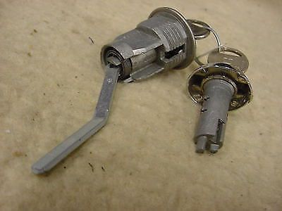 Chrysler models 70&#039;s-80&#039;s lock set for ignition / door / trunk