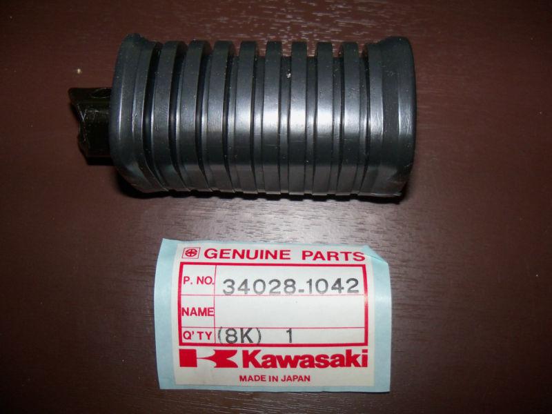 Nos kz1000r right rear foot peg 34028-1042 kz1000 kz1100 gpz1100 elr kz750 kz550