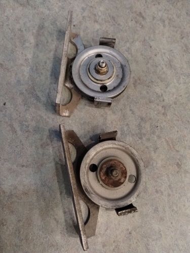 305888 omc steering pulley and bracket pair pre-owned