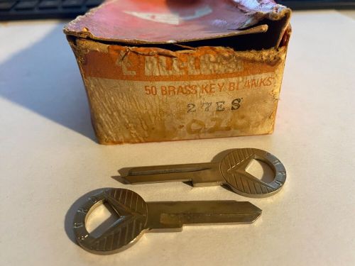 18 vintage nos ford uncut key blanks  1952-1966 27es in original box