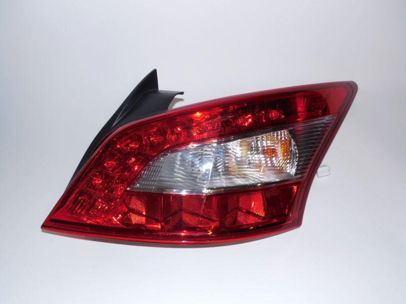 09 2010 2011 nissan maxima oem right tail light nice!