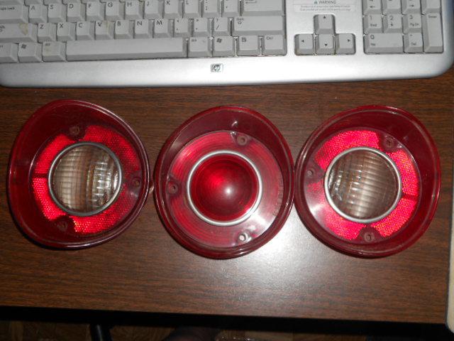 1971-1972 chevelle turn,stop light 1-and 2 reverse lights good used condition