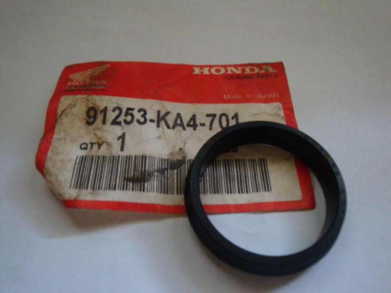 Nos honda 1983-1984atc250 atc350 trx250 cr250 dust seal 91253-ka4-701