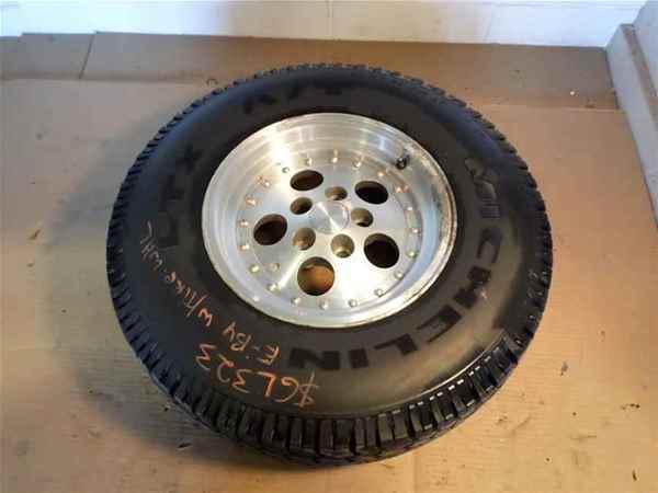 99 wrangler 15" wheel rim & tire oem