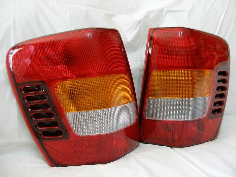 02-04 grand cherokee rear tail light tail lamp rl h one pair w/circuit board new