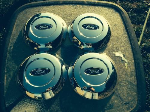 2003-2006 ford f-150 chrome center caps for 6 lugs.  this set of 4 is brand new!