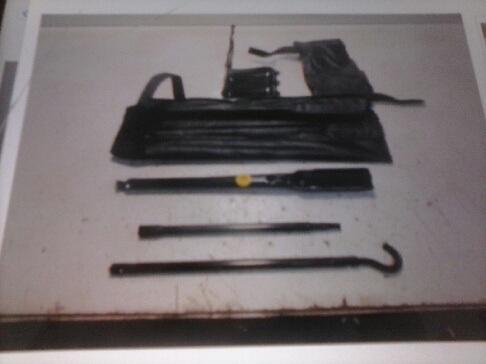 02,03,04,05 ford explorer jack w/ jack tool kit & wheel chock oem