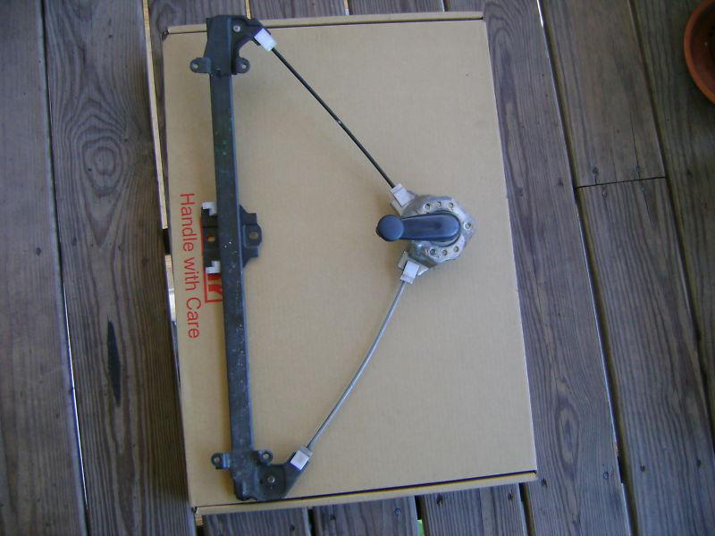 Geo tracker sidekick  1989-1998 driver side window regulator lh used oem