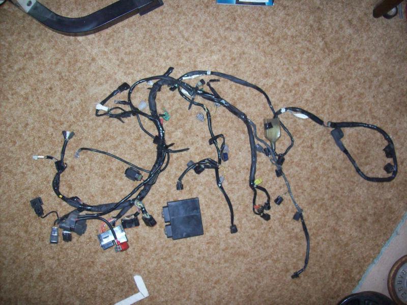 04 05 gsxr 600 750 wiring harness