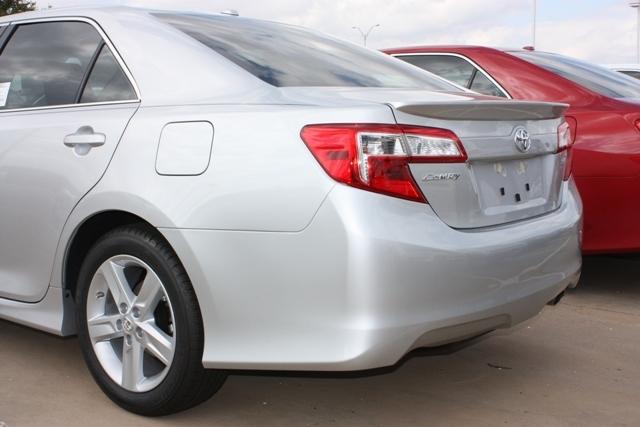 Primer unpainted 2012+ toyota camry rear oe lip spoiler