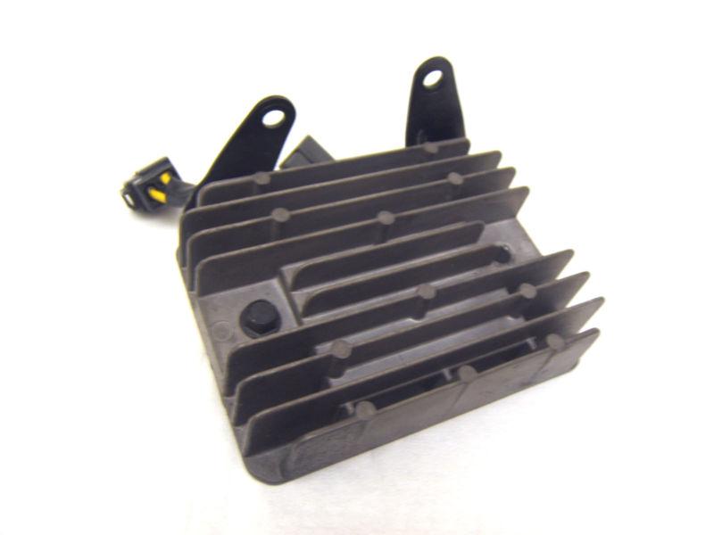 Triumph 2007 daytona 675 regulator rectifier assy. w/ bracket