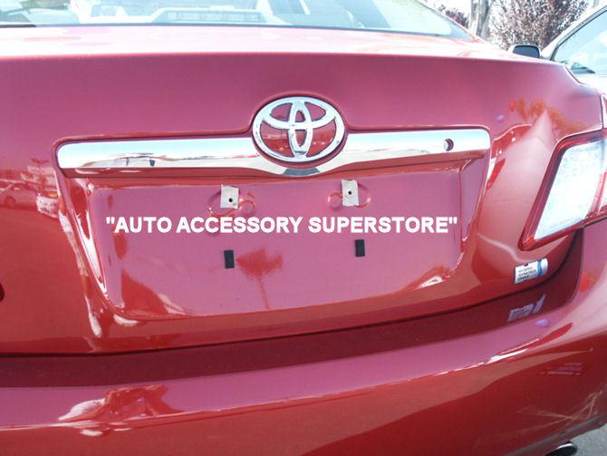 2007-2011 toyota camry: chrome trunk trim: looks sharp! quick & easy install!