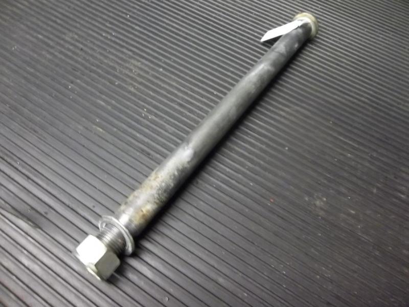 02 suzuki bandit 600 s - swing arm mount bolt