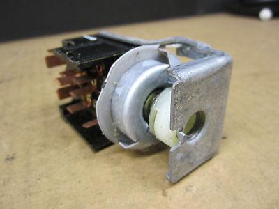 Chrysler dodge plymouth 75-95 1975-95 headlight switch  n i b  borg warner #s932