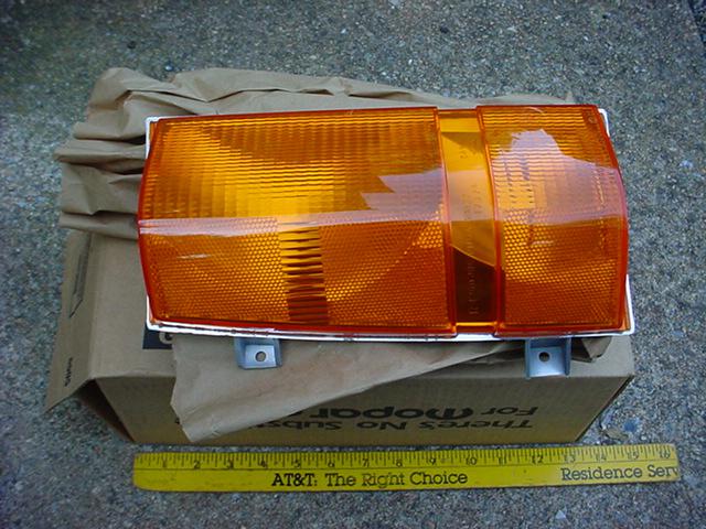 Mopar 86 87 88 89 90 91 92 93 dodge rwd van new right park light b150 b250 b350