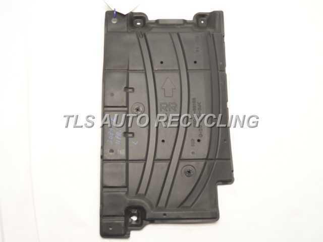 11 prius left rear floor cover 58168-47020