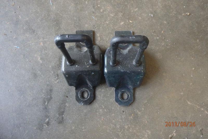 2005 subaru baja oem rear seat strikers