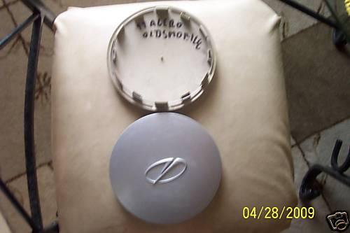 98 - oldsmobile - alero - wheel center cap (one)