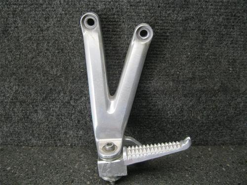 01 yamaha yzf r6 left rear peg & bracket 86f