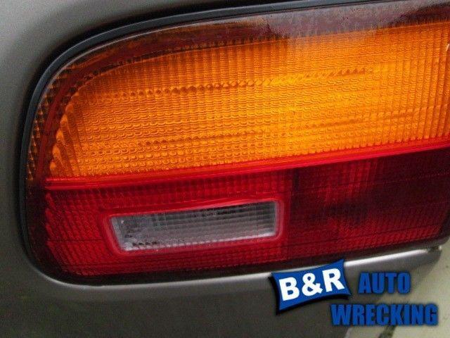 Right taillight for 98 99 00 toyota sienna ~ tailgate mtd 4920450