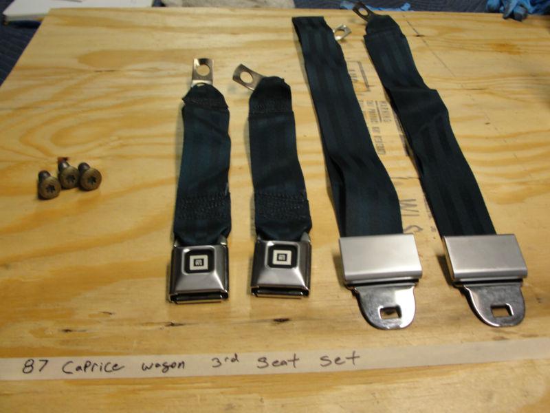 Oem 1977-1990 chevy caprice wagon- 3rd third row seat belt set (blue) **rare**  